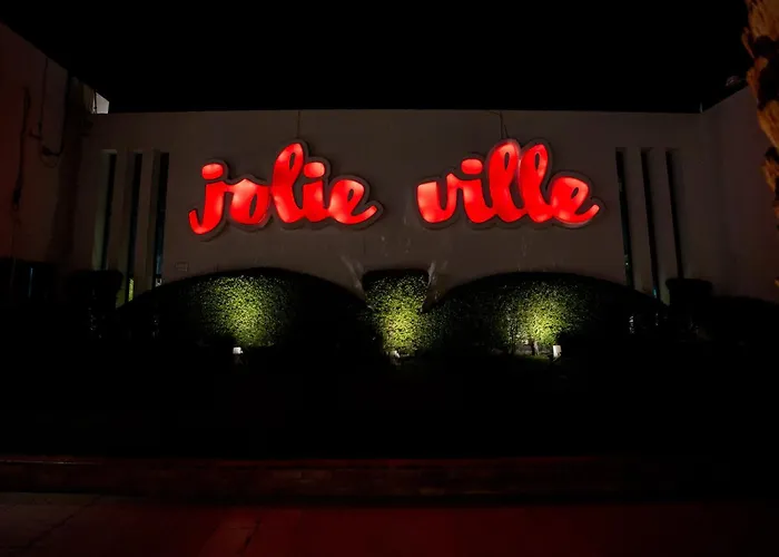 Jolie & Casino Sheikh 5*